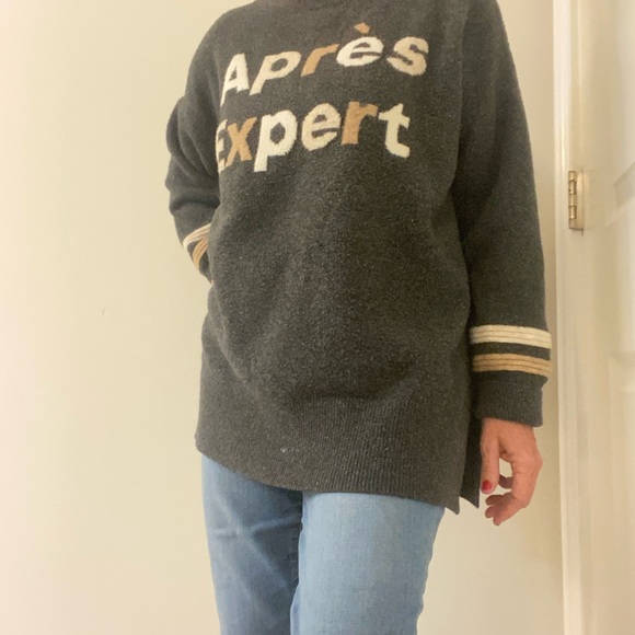Dark Charcoal Gray Crewneck Sweater with Après Expert Text and Contrasting Cuffs - Picture 1 of 9